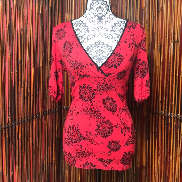 🍁4 for $25 Lia Lee floral top - Picture 1 of 7